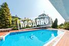 Усадьба с бассейном у моря