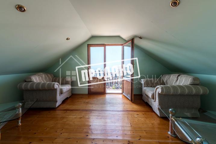 Усадьба с бассейном у моря №68