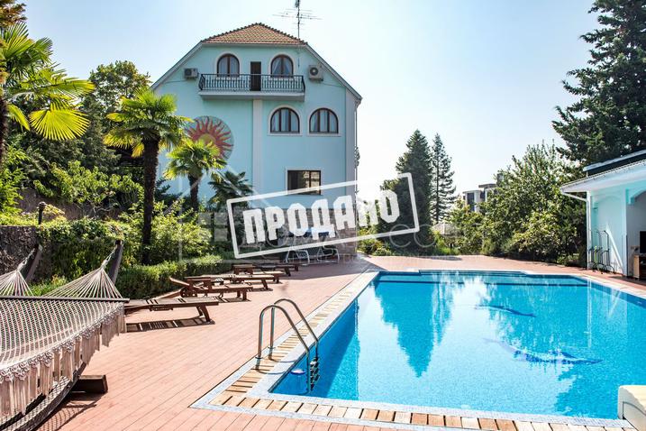 Усадьба с бассейном у моря №26