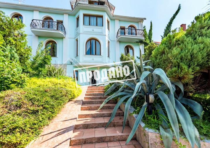 Усадьба с бассейном у моря №4