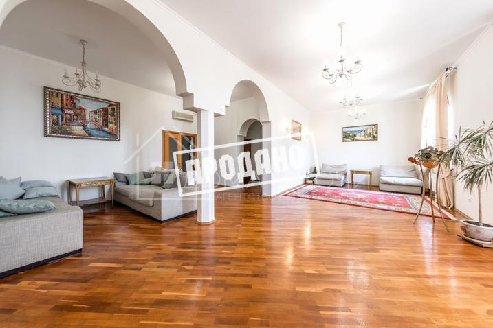 Усадьба с бассейном у моря №32