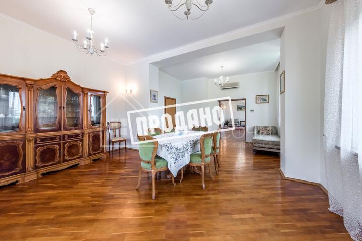 Усадьба с бассейном у моря №39