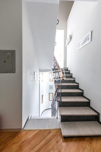 Усадьба с бассейном у моря №49