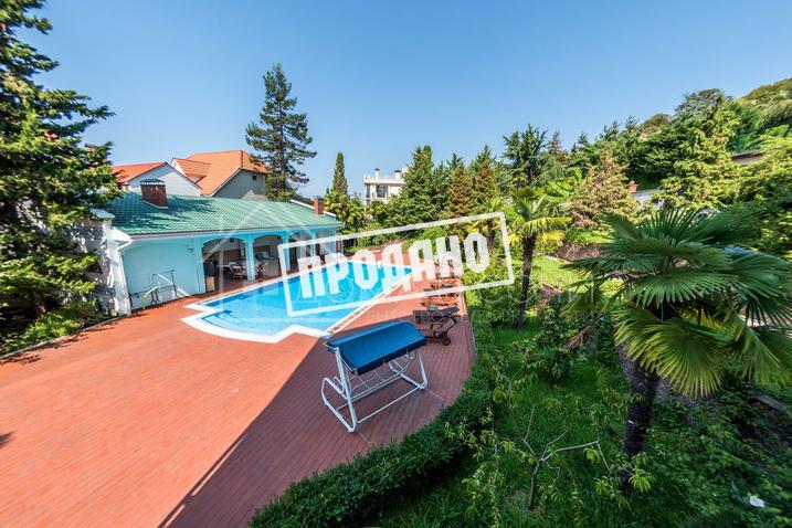 Усадьба с бассейном у моря №40