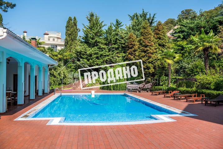 Усадьба с бассейном у моря №28