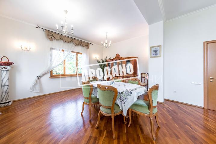 Усадьба с бассейном у моря №38