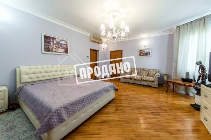 Усадьба с бассейном у моря №62