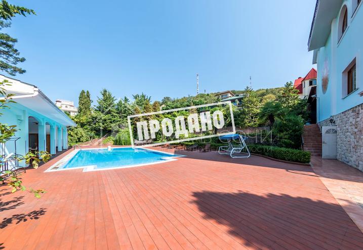 Усадьба с бассейном у моря №23