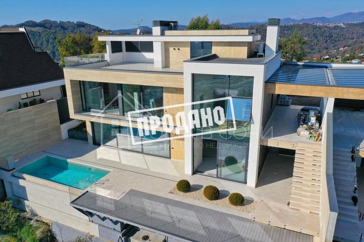 Коттедж на ул. Целинной с ремонтом №1