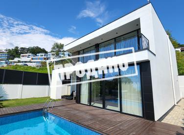 Современная Хайтек Вилла с видом на море №1