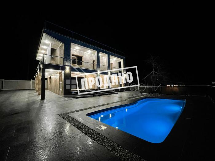 Умный дом с бассейном на Ереванской №8