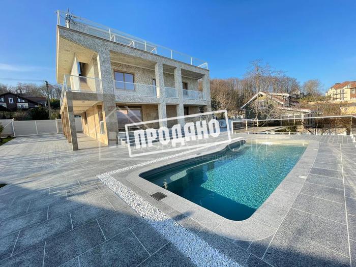 Умный дом с бассейном на Ереванской №1