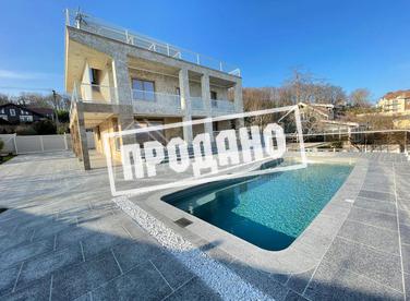 Умный дом с бассейном на Ереванской №1