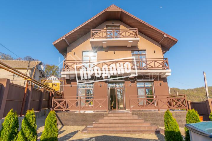 3-х этажный дом на Мацеста №1