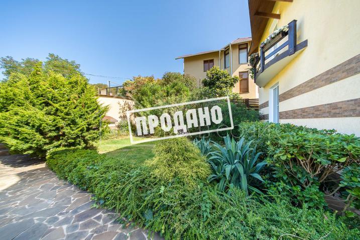 Два больших современных дома на общем участке №26