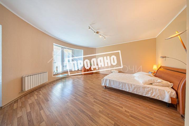 Два больших современных дома на общем участке №13