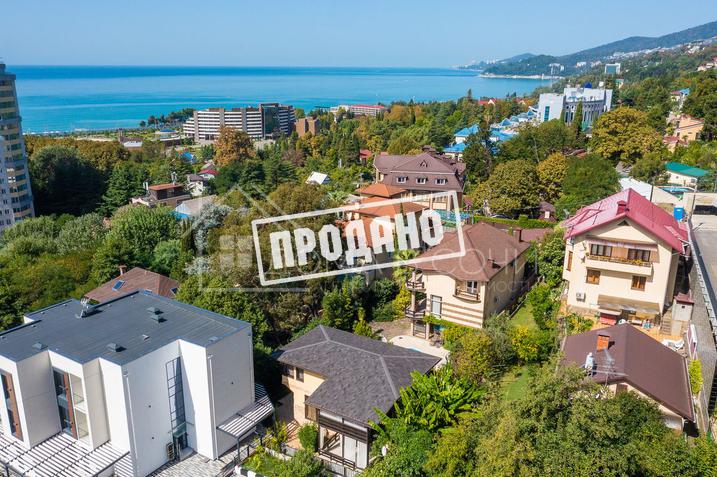 Два больших современных дома на общем участке №4