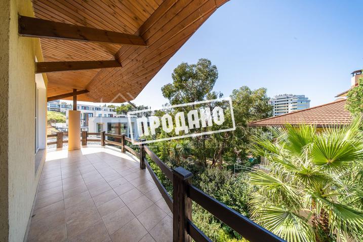 Два больших современных дома на общем участке №15