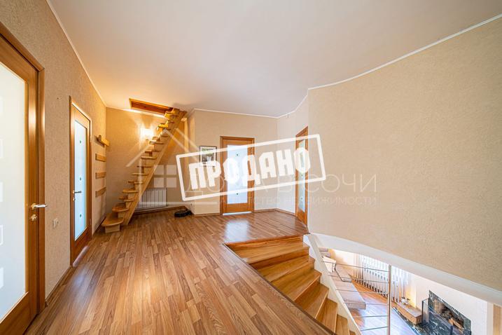 Два больших современных дома на общем участке №22