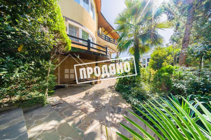 Два больших современных дома на общем участке №30