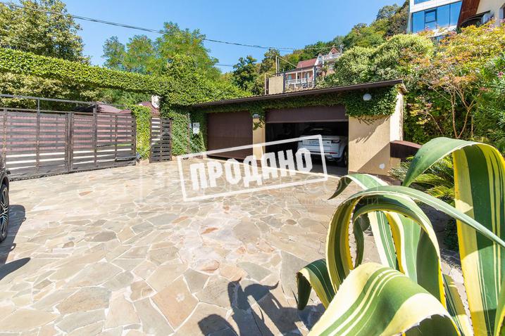 Два больших современных дома на общем участке №43