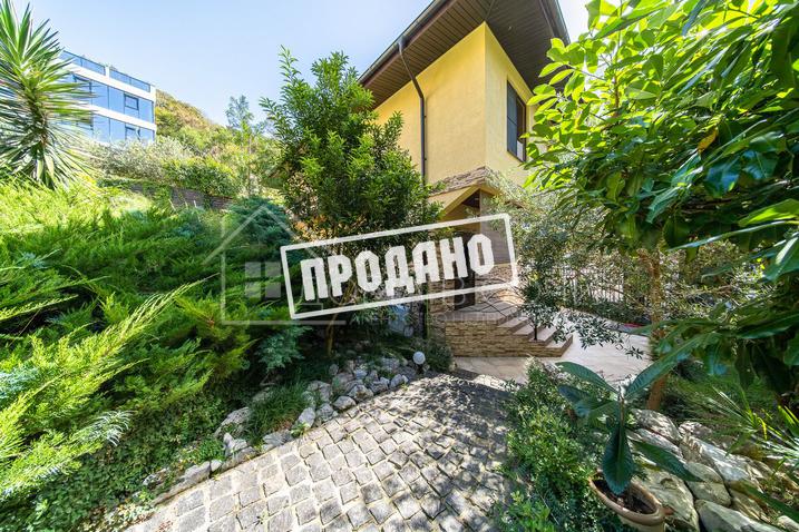 Два больших современных дома на общем участке №33