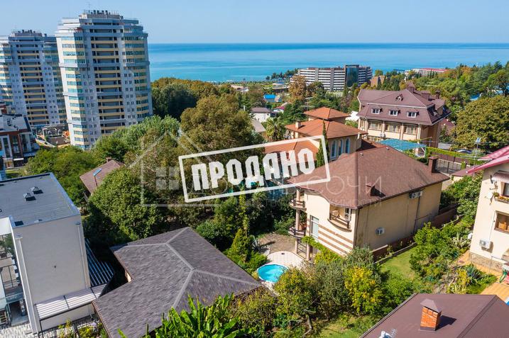 Два больших современных дома на общем участке №45