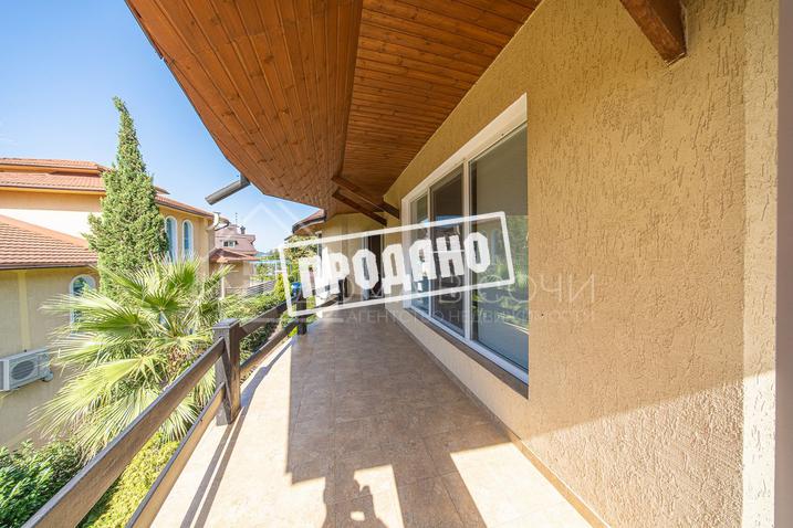 Два больших современных дома на общем участке №18