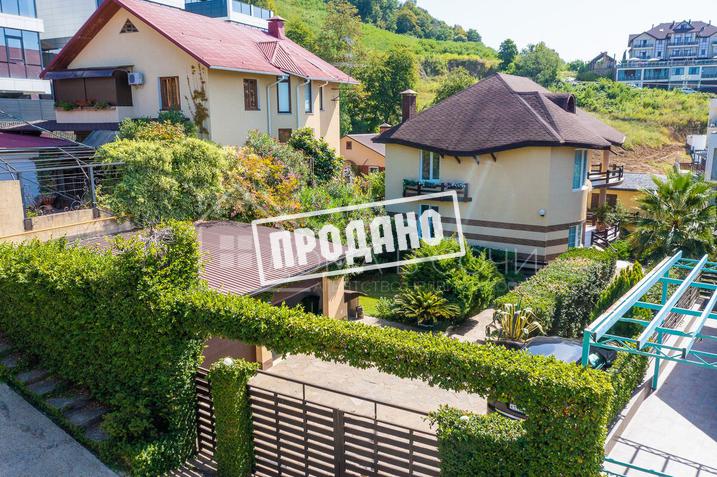 Два больших современных дома на общем участке №2