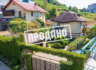 Два больших современных дома на общем участке №2