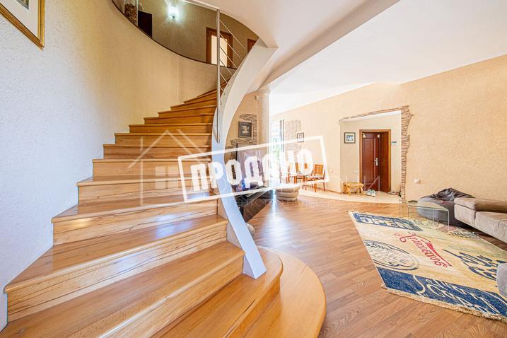 Два больших современных дома на общем участке №23