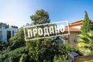 Два больших современных дома на общем участке