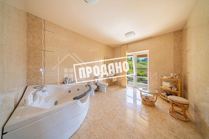 Два больших современных дома на общем участке №20