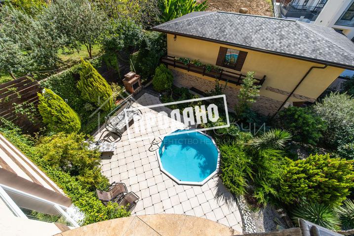 Два больших современных дома на общем участке №16