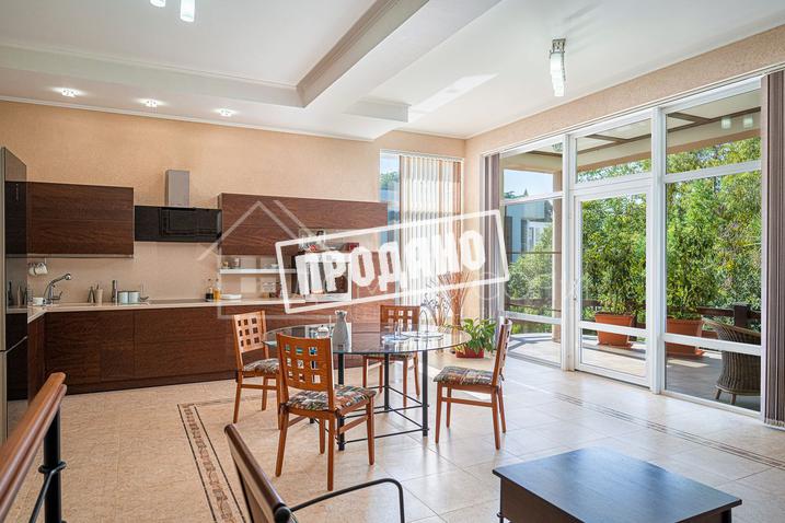 Два больших современных дома на общем участке №10