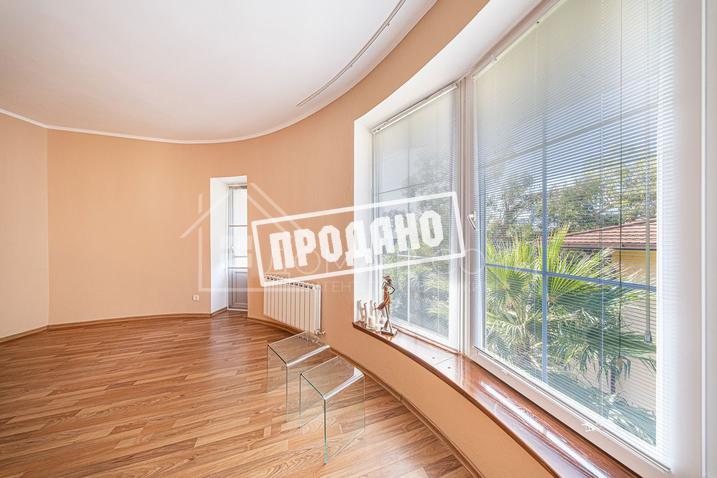 Два больших современных дома на общем участке №14