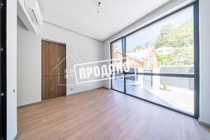 Мацеста дом с видом на зелёные шапки гор №10