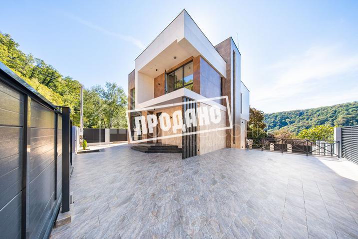 Мацеста дом с видом на зелёные шапки гор №6