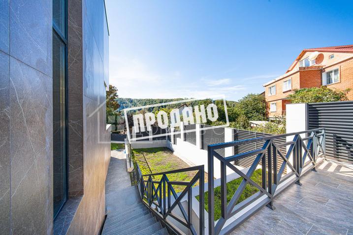 Мацеста дом с видом на зелёные шапки гор №5