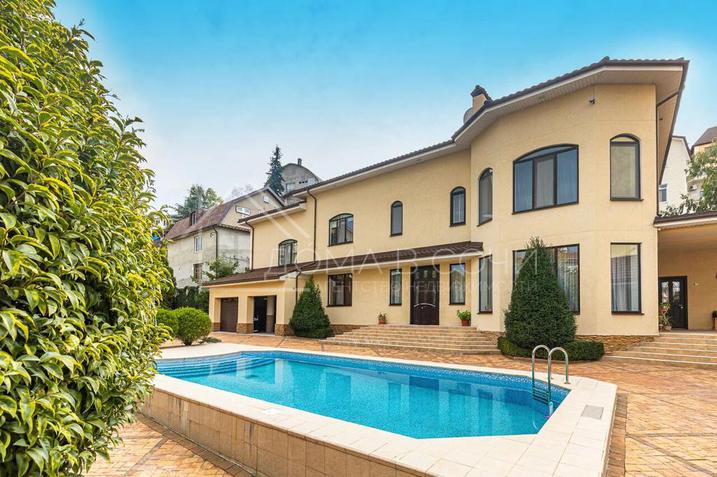 Вилла в центре Сочи №1