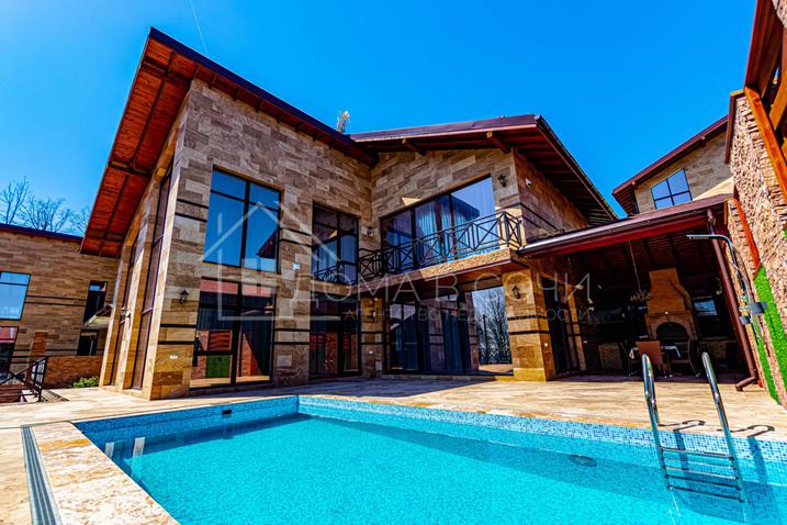 Pоcкoшный дoм в КП "Лесная сказка" №1