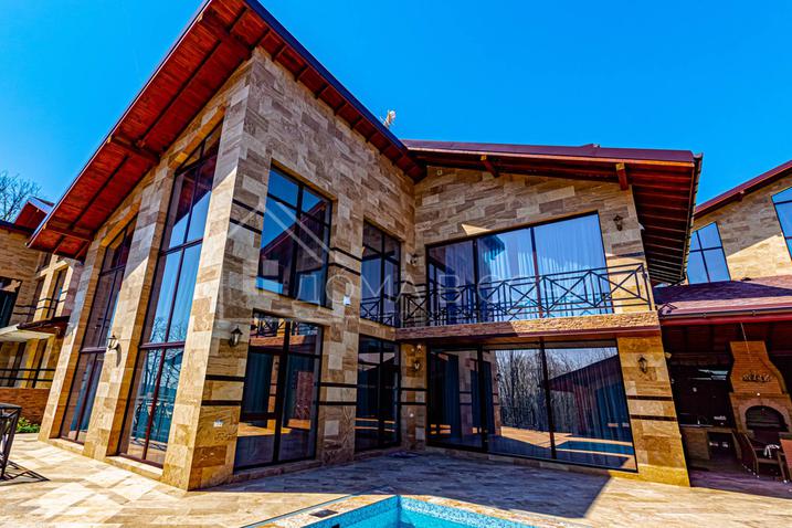 Pоcкoшный дoм в КП "Лесная сказка" №15