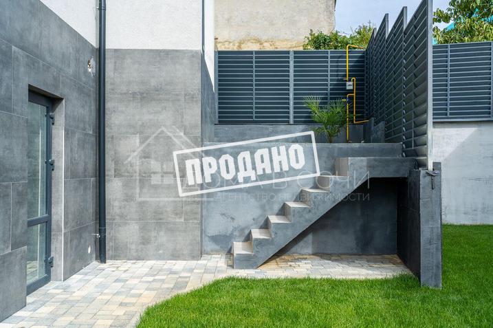 Современный дом в уютном месте №6