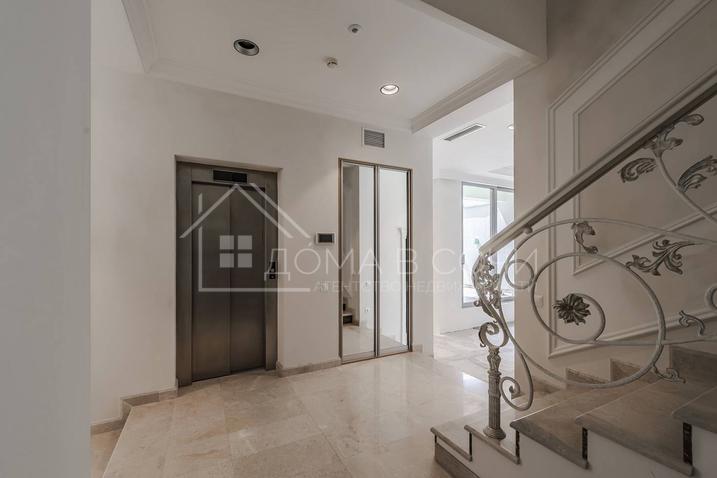 Вилла Королевский парк №18