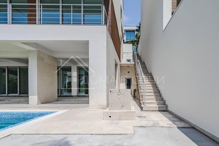 Вилла Королевский парк №2