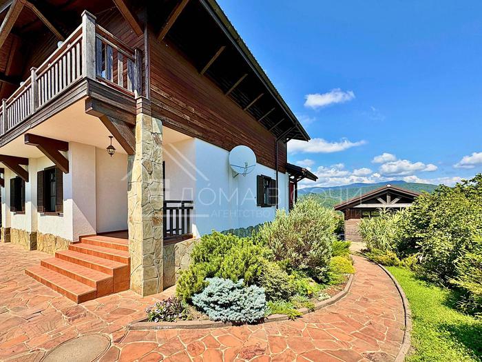 Шале с видом на горы №4