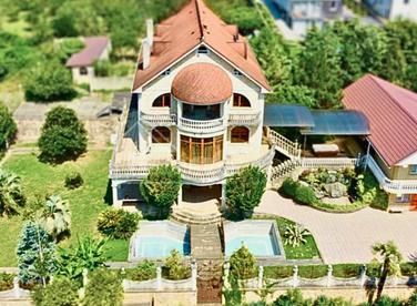 Особняк на большом участке №1