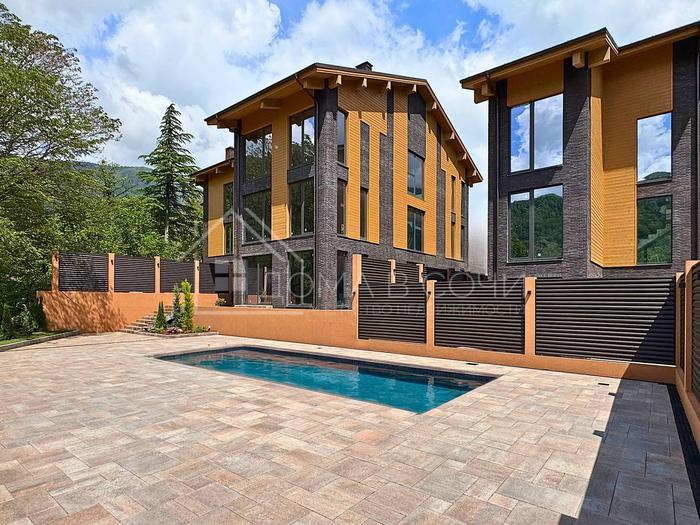 Шале в поселке Красная Поляна №1