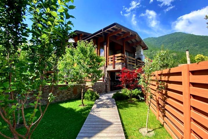 Комплекс из 3-х домов в стиле шале №13