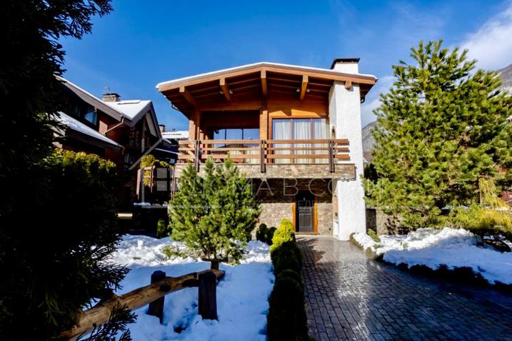 Комплекс из 3-х домов в стиле шале №56